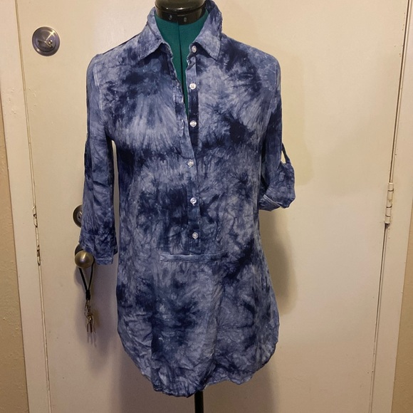 PURE AMICI Tops - Women’s Lightweight Tie-Dye Top Med 3/4 Rolled Tab Sleeve Tunic Style